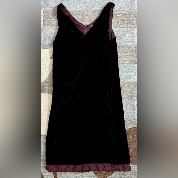 Vince. Sleeveless Silk Velvet V-neck Mini Slip Dress in Burgundy w Ruffle Hem - Picture 2 of 6